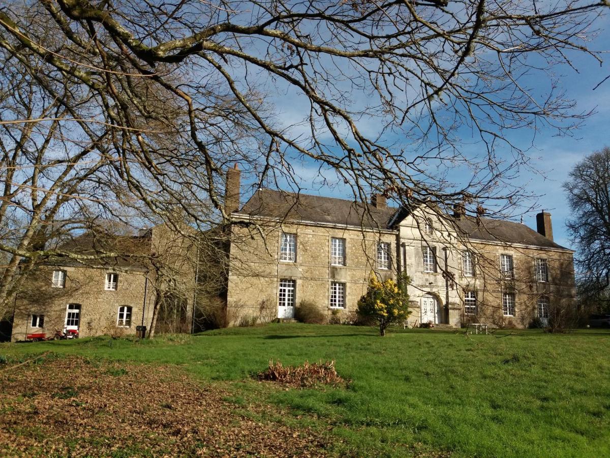 Chateau De Pont-Sal Plougoumelen Exterior photo